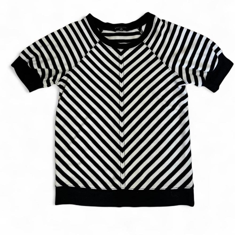 Black + White Striped Grungey Y2K Tee - XS